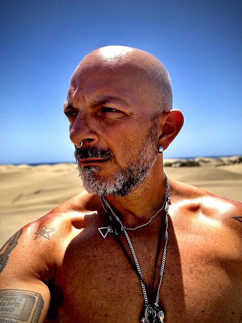 Giuseppe Tofani tra le dune di sabbia, Gran Canaria