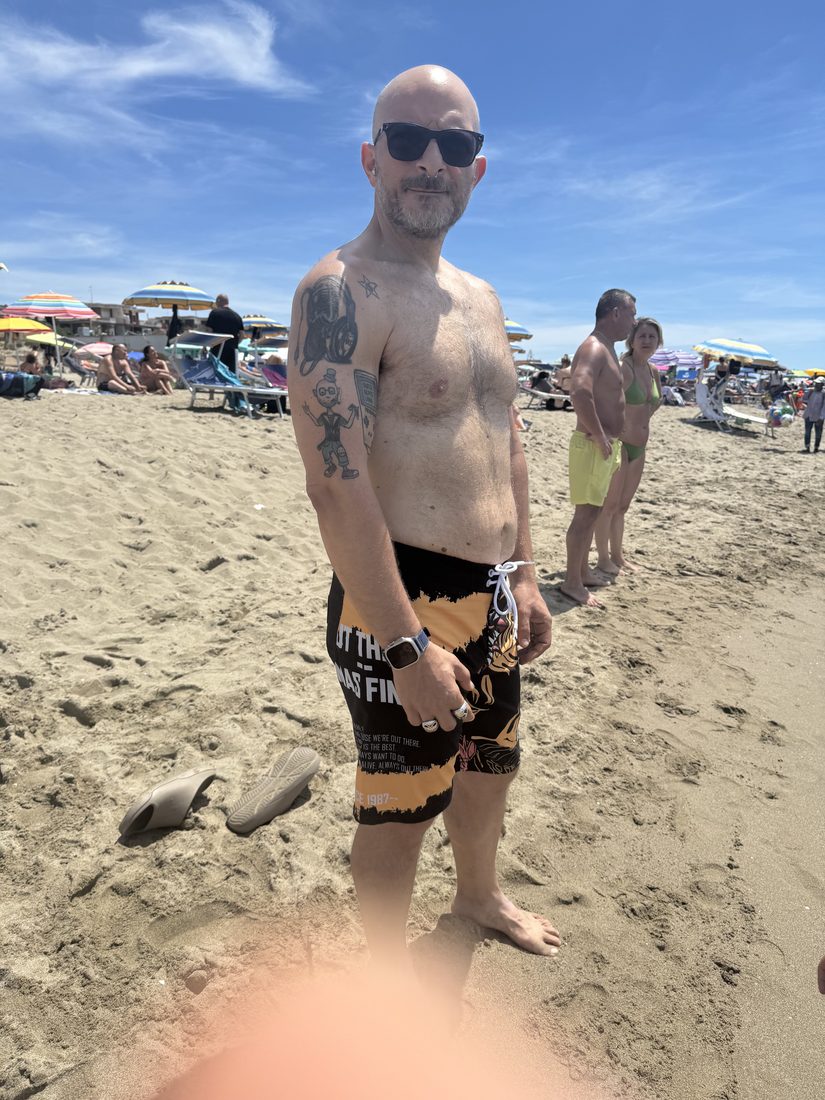 Giuseppe Tofani in spiaggia